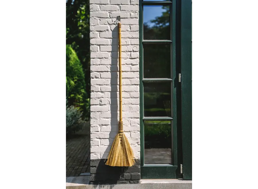 Cazorla Sweeping Elegance - Decorative Grass Broom